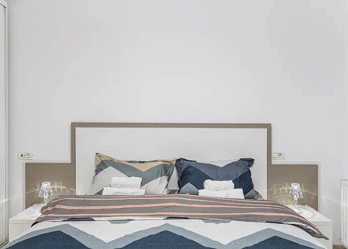 Happy Place 2 Апартаменты *